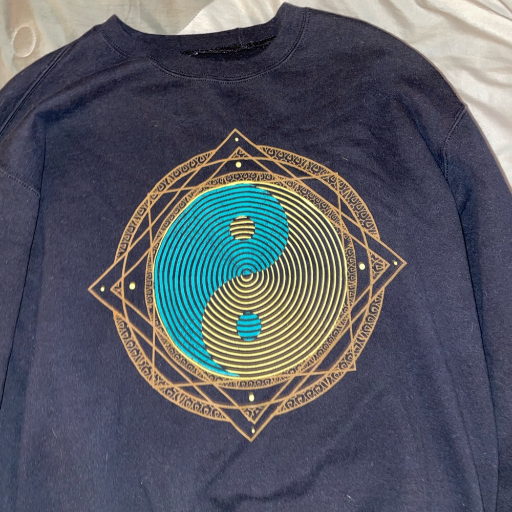 Men’s Earthbound sweatshirt